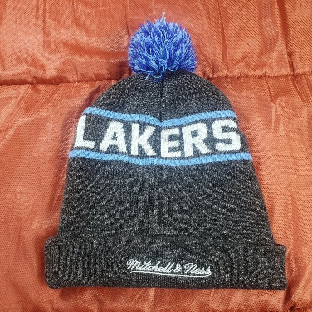 LA Lakers Mitchell & Ness NBA Knit Hat Beanie Cap Embroidery Logo Gray EUC‎